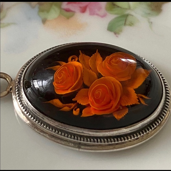 Vintage Sterling Pendant with Carved Flowers - Picture 2 of 7